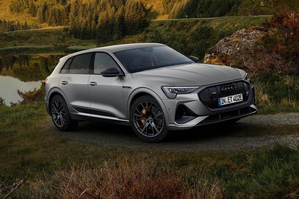 Trunk Lid Kit | AUDI E-TRON 2022