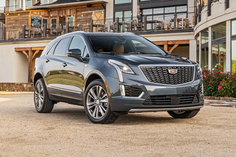 Cadillac XT5 with VIN: 1GYKNFRS7NZ146023