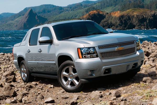 2012 Chevy Avalanche Review Ratings Edmunds