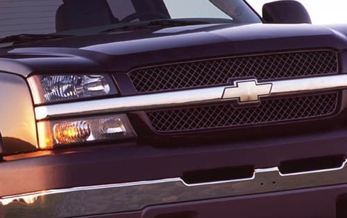 2003 Chevrolet Silverado 2500HD Front Grille and Badging