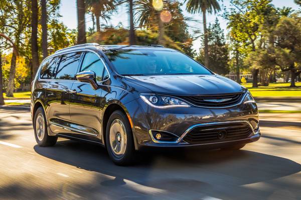 2017 Chrysler Pacifica Hybrid Platinum