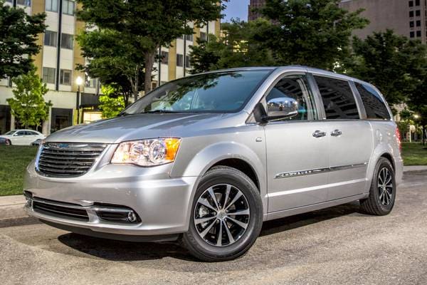 2016 Chrysler Town and Country Anniversary Edition