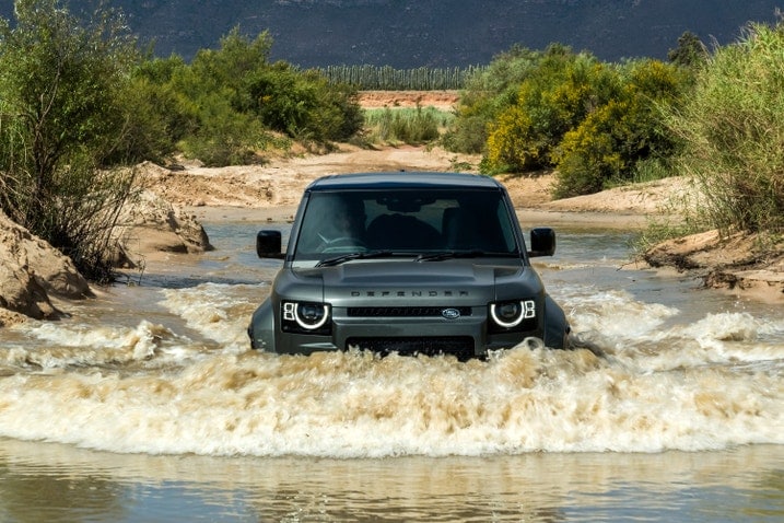 2025 Land Rover Defender Octa off-road