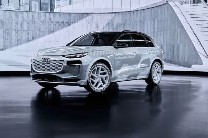 2025_audi_q6-e-tron_f34.jpg