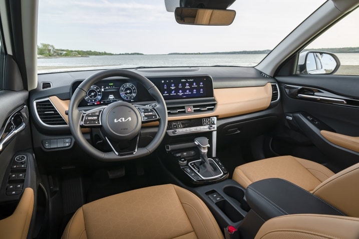 2024 Kia Seltos interior dashboard