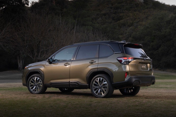 2025 Subaru Forester Hybrid rear 3/4