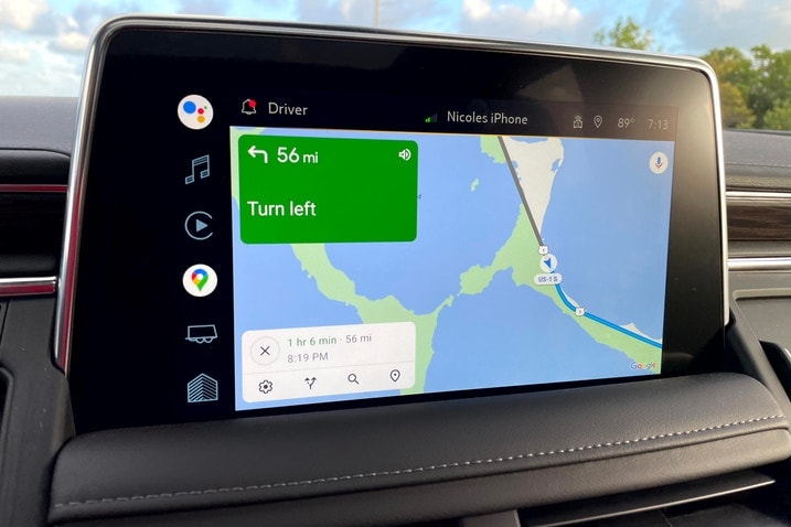 2022 Chevrolet Tahoe touchscreen