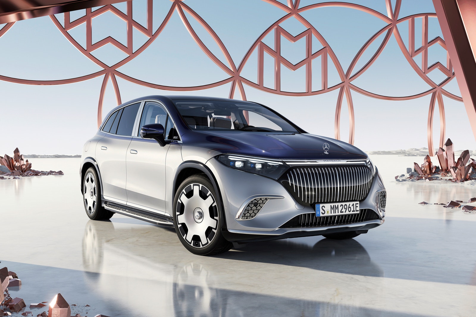 EV Opulence Aplenty The 2024 MercedesMaybach EQS SUV Edmunds