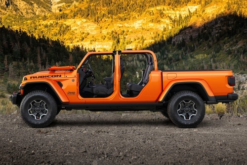 Jeep Adds Bikini Blue and Punk'n Orange to the Wrangler and Gladiator Color  Lineup