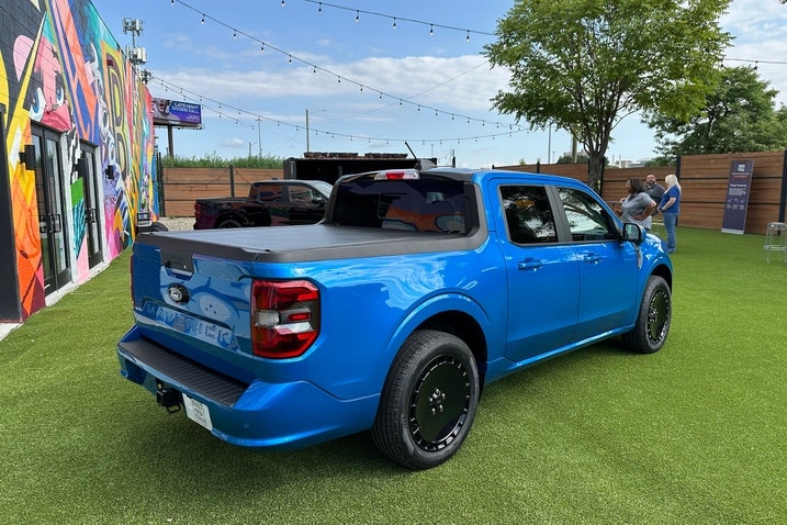 2025 Ford Maverick Lobo rear 3/4