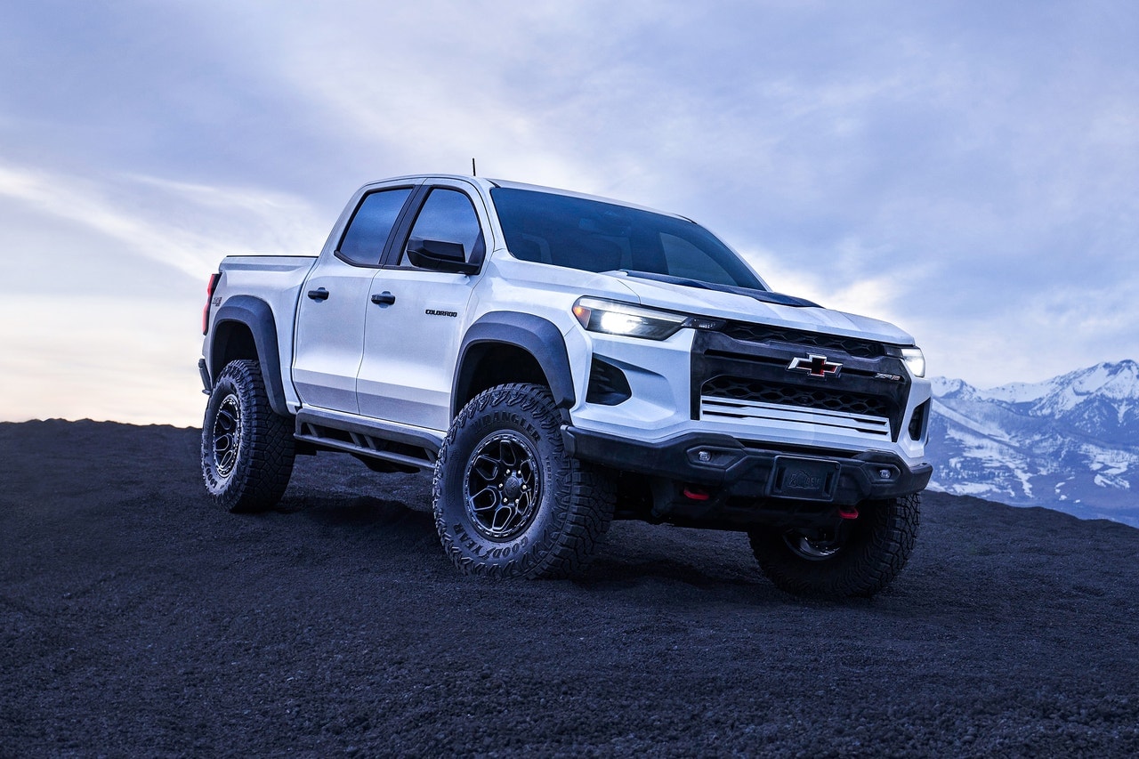 2024 Chevrolet Colorado ZR2 Bison Front 3/4