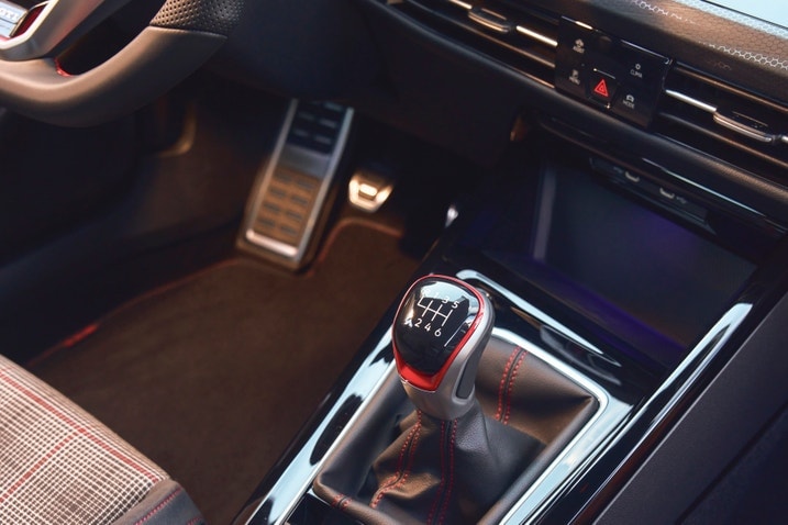 2024 Volkswagen Golf GTI 380 shifter