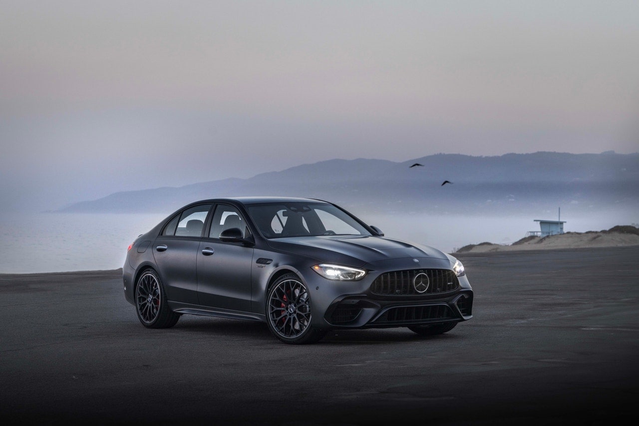 2024 Mercedes-AMG C 63 E Performance front 3/4