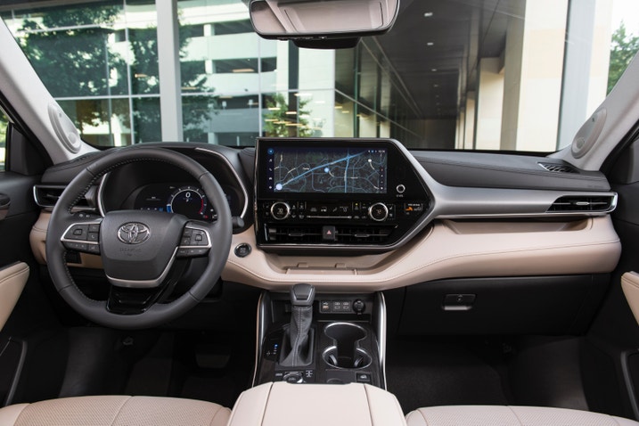 2023 Toyota Highlander interior