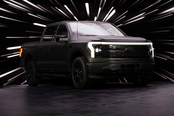 2024 Ford F-150 Lightning Platinum Black front
