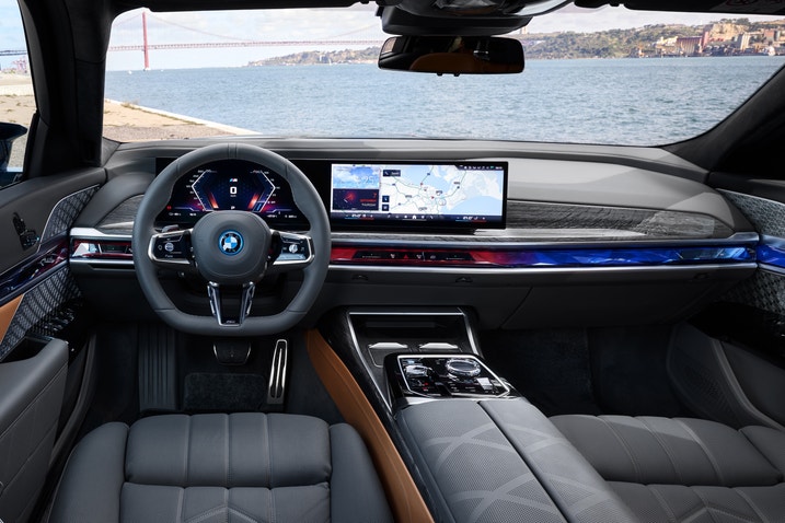 2024 BMW i7 M70 interior