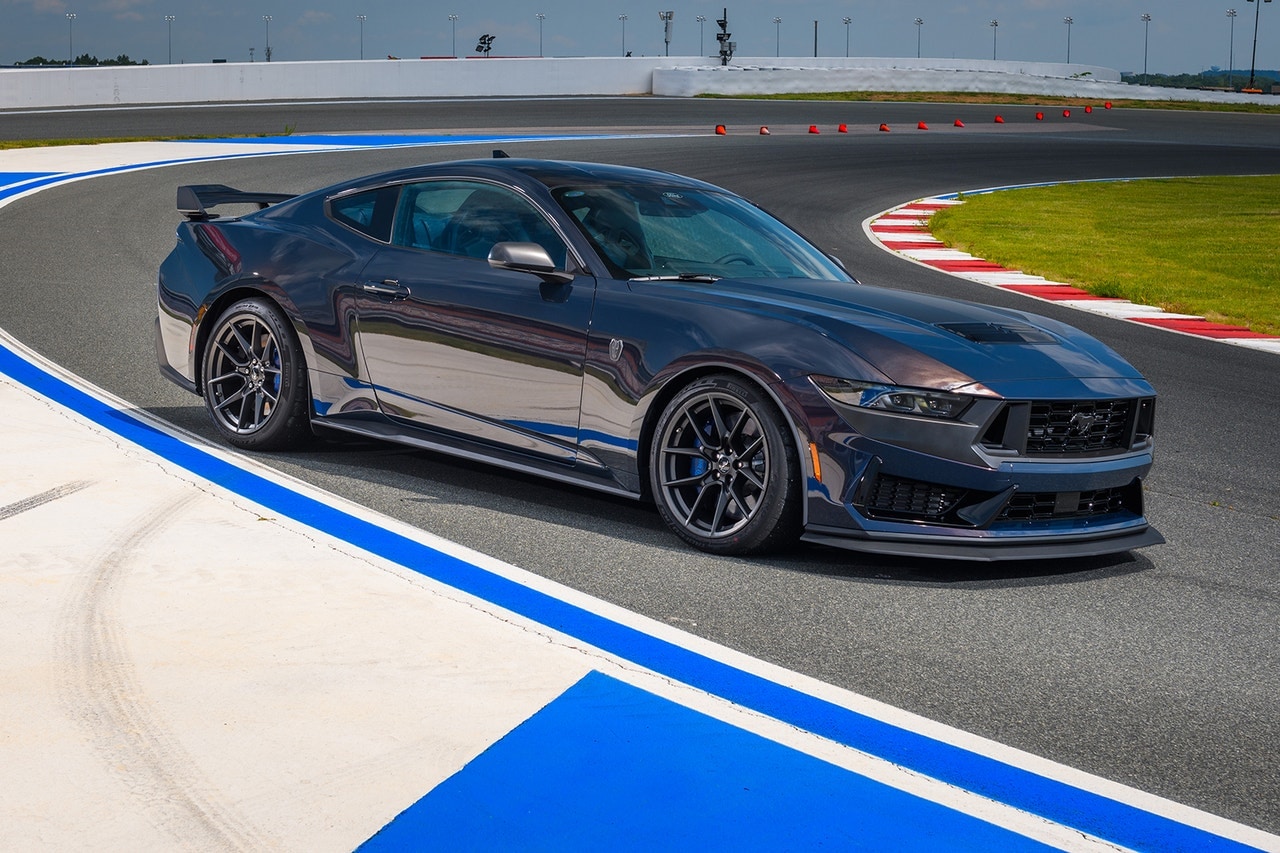 2024 Ford Mustang Dark Horse profile