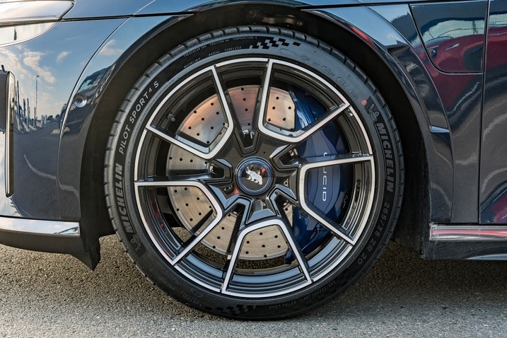 2025 Lucid Air Sapphire wheel and tire