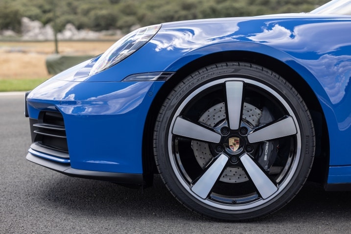 2025 Porsche 911 Carrera wheel