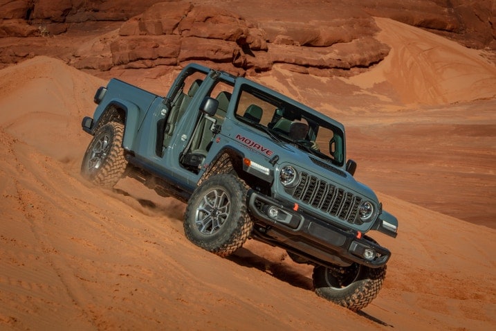 2024_Jeep_Gladiator_Exterior_Front_34_Action.jpg