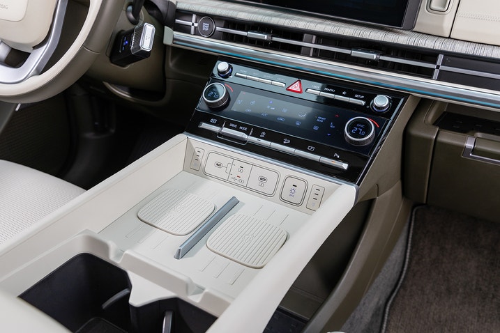 2024 Hyundai Santa Fe interior