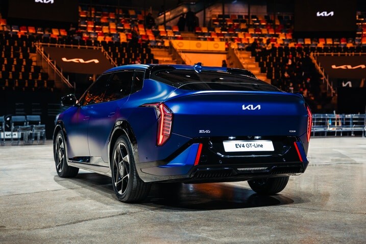 2026_kia_ev4_gt_line_exterior_rear_3/4_original