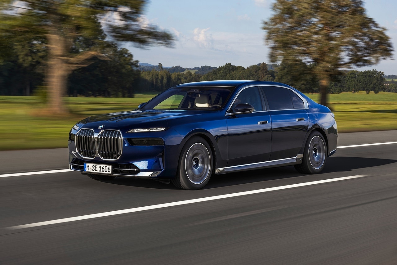 2023 BMW i7 front