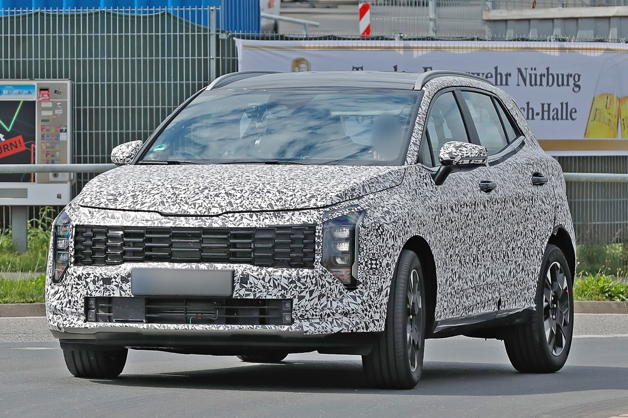 2026 Kia Sportage Facelift Spy Photo front left
