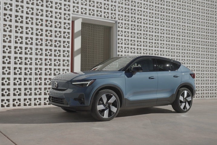2023_volvo_c40_recharge_front.jpg