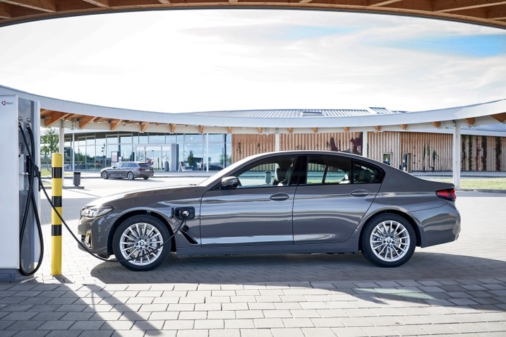 2024 BMW 5 Series profile