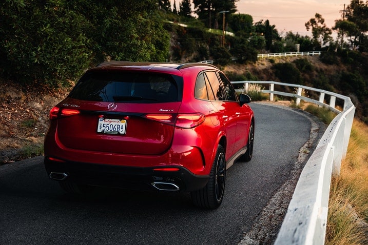 2025 Mercedes-Benz GLC 350e rear 3/4