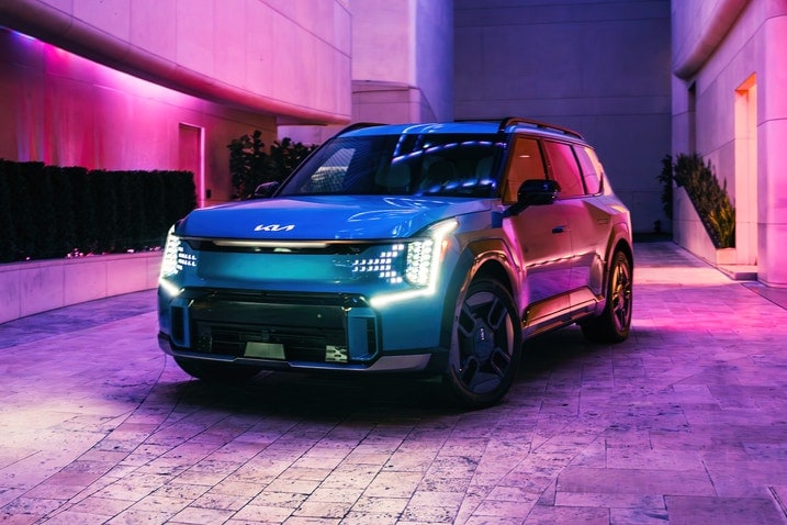 2024 Kia EV9 front 3/4