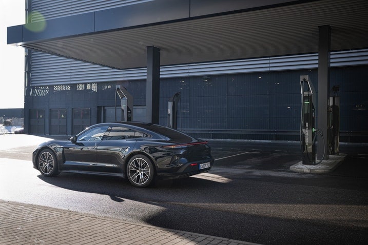 2025 Porsche Taycan charging