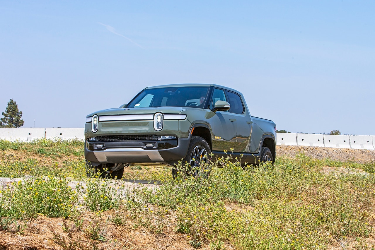 2022 Rivian R1T front