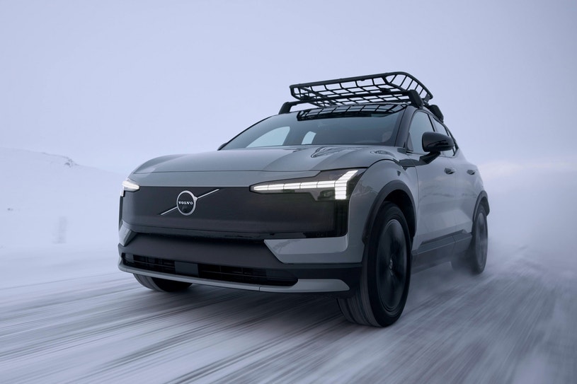 2026 Volvo EX30 Cross Country