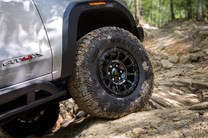 2024 GMC Canyon AT4X AEV detail