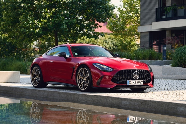 2025 Mercedes-AMG GT 63 S E Performance front 3/4