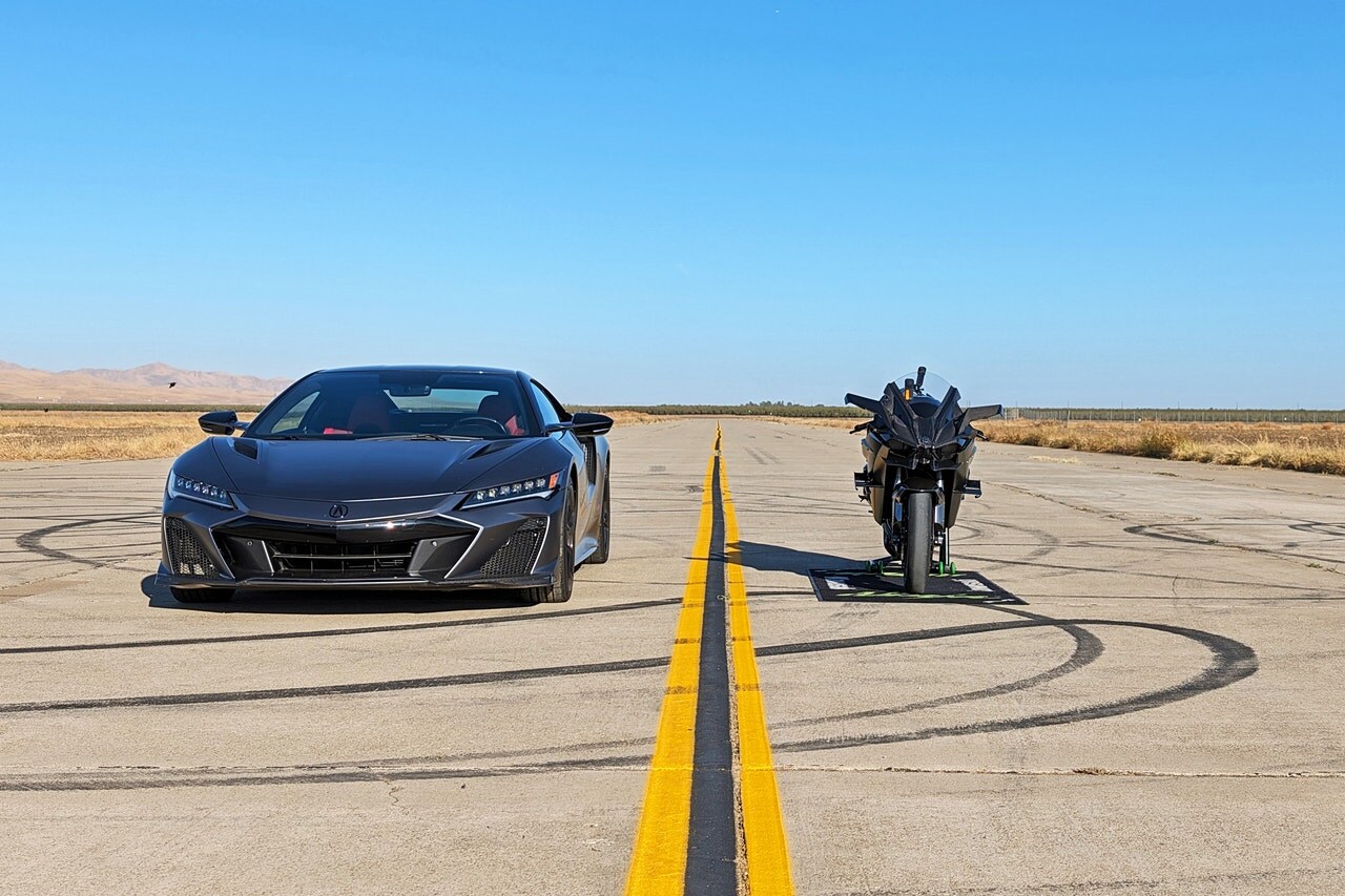 Edmunds U-Drags: Acura NSX Type S vs. Kawasaki Ninja H2 R bike