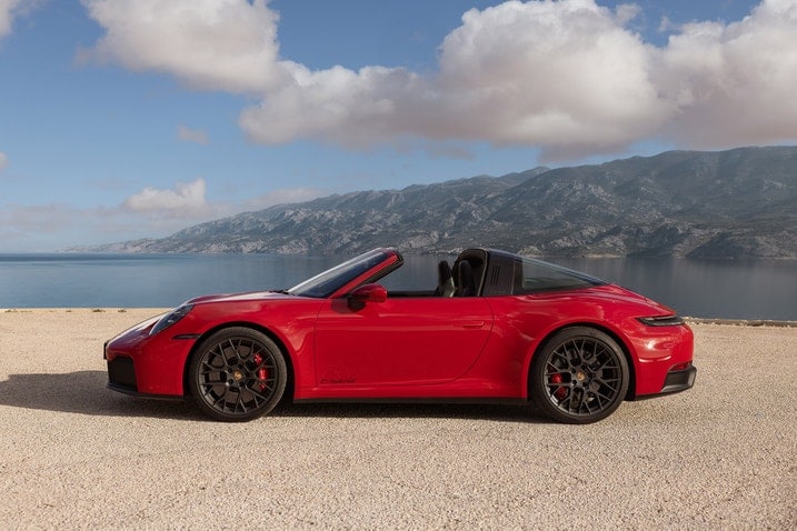 2025 Porsche 911 Targa GTS profile.jpg