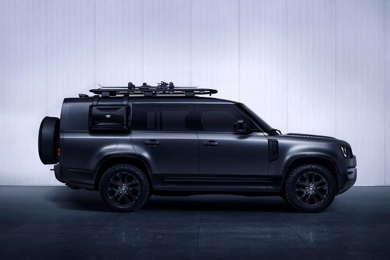 2024 Defender Outbound trim level profile