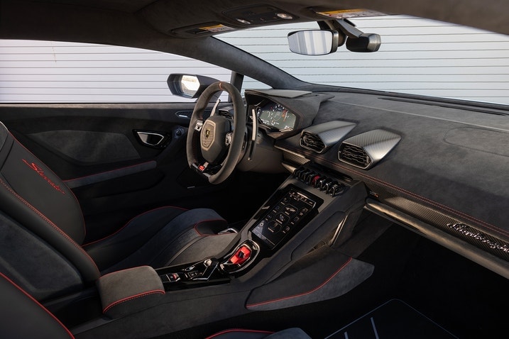 2023 Lamborghini Huracan Sterrato interior