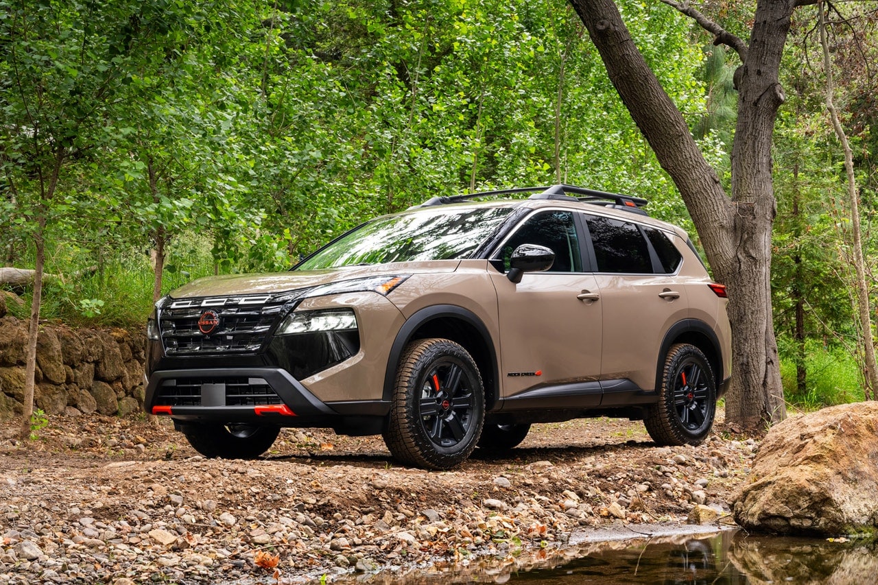 2025 Nissan Rogue Rock Creek front 3/4