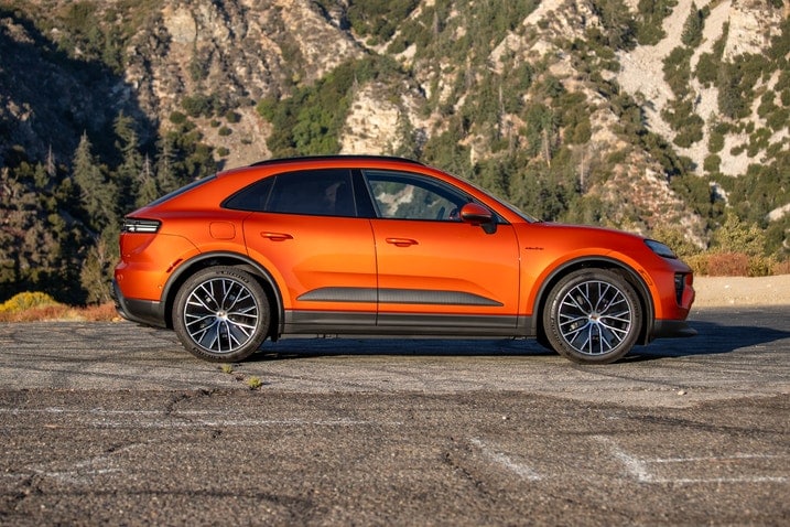 2024 Porsche Macan 4 Electric profile