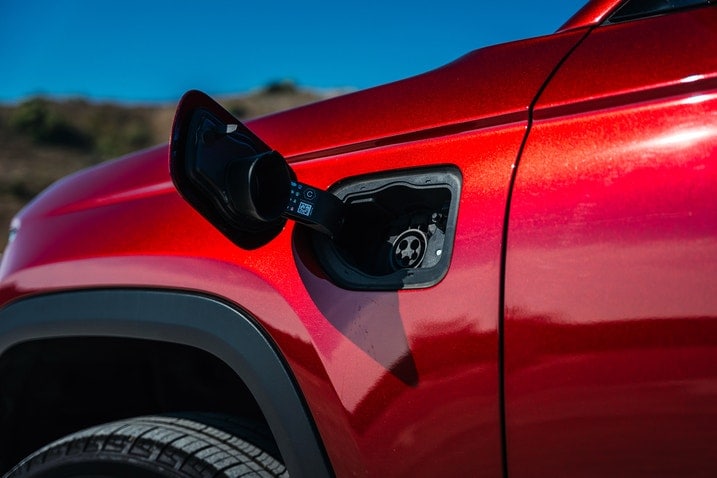 2023 Jeep Grand Cherokee 4xe charging door