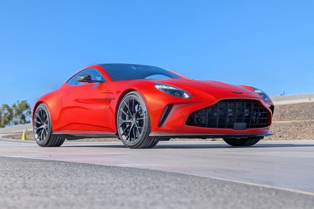 2025 Aston Martin Vantage picture