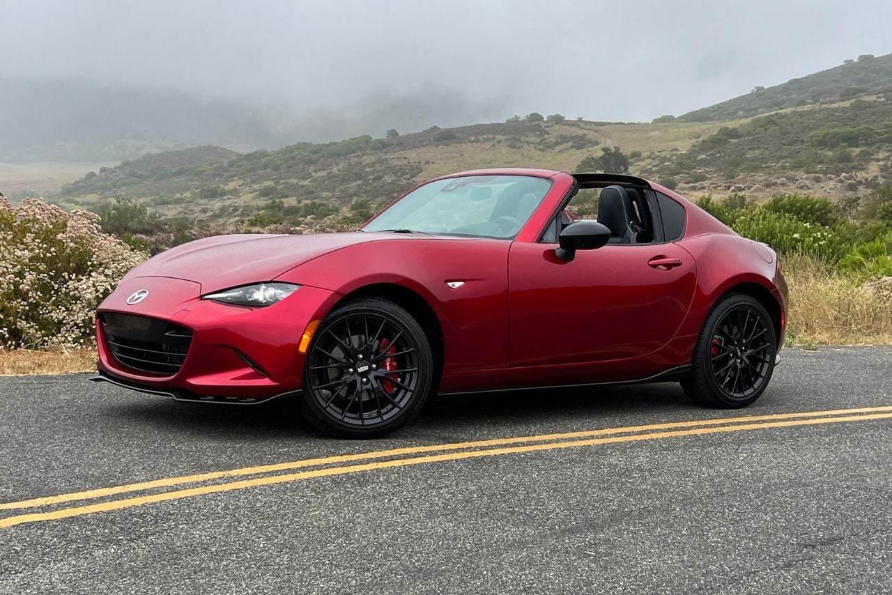 2022 Mazda MX-5 Miata RF front 3/4