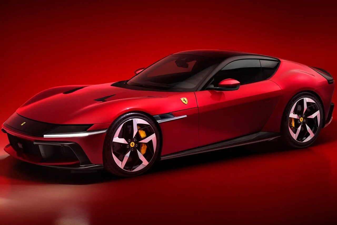 New_Ferrari_V12_ext_02_red_media.jpg