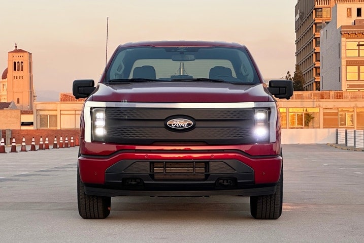 2024 Ford F-150 Lightning Flash hard front