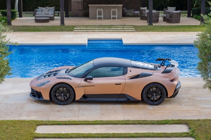 2025 Maserati MC20 GT2 Stradale profile