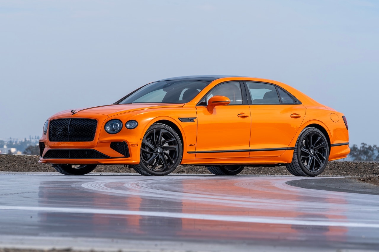 2025 Bentley Flying Spur Speed front 34